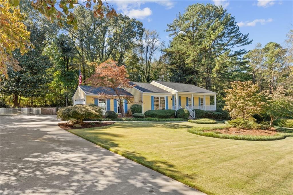 310 Lamplighter Ln., Marietta, GA 30067