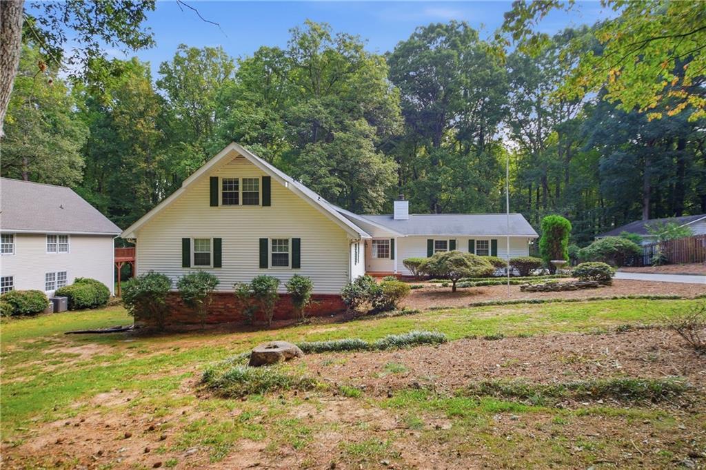 2212 Perrin Dr., Lawrenceville, GA 30043