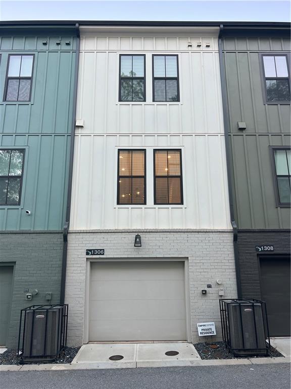 1306 Breezy St., Atlanta, GA 30315