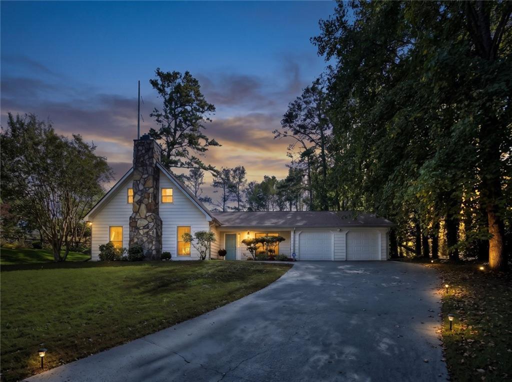 4146 Chimney Lake Dr., Roswell, GA 30075