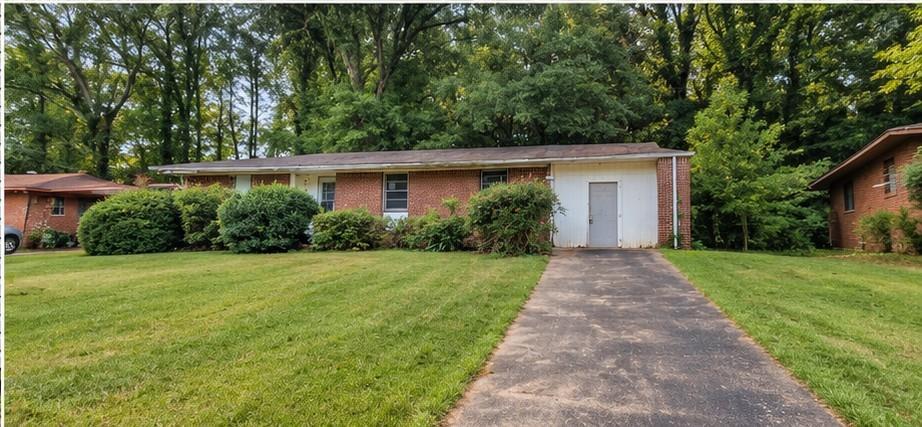 1961 W Starmount Way, Decatur, GA 30032