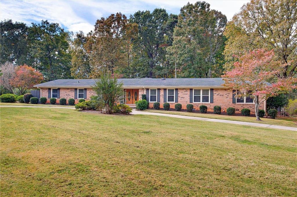 1341 Clearview Dr., Acworth, GA 30102