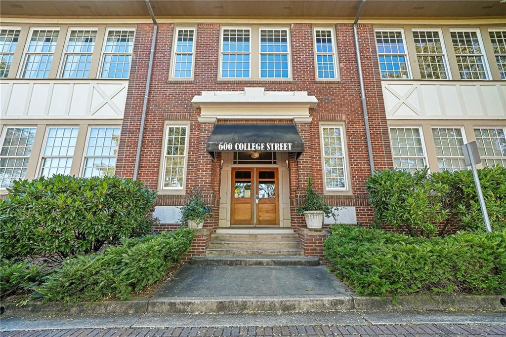 600 College St. #205, Hapeville, GA 30354