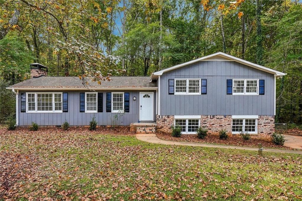 1665 Dogwood Ln., Acworth, GA 30102