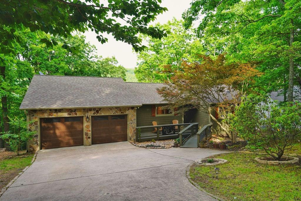 130 Starcross Ln., Jasper, GA 30143