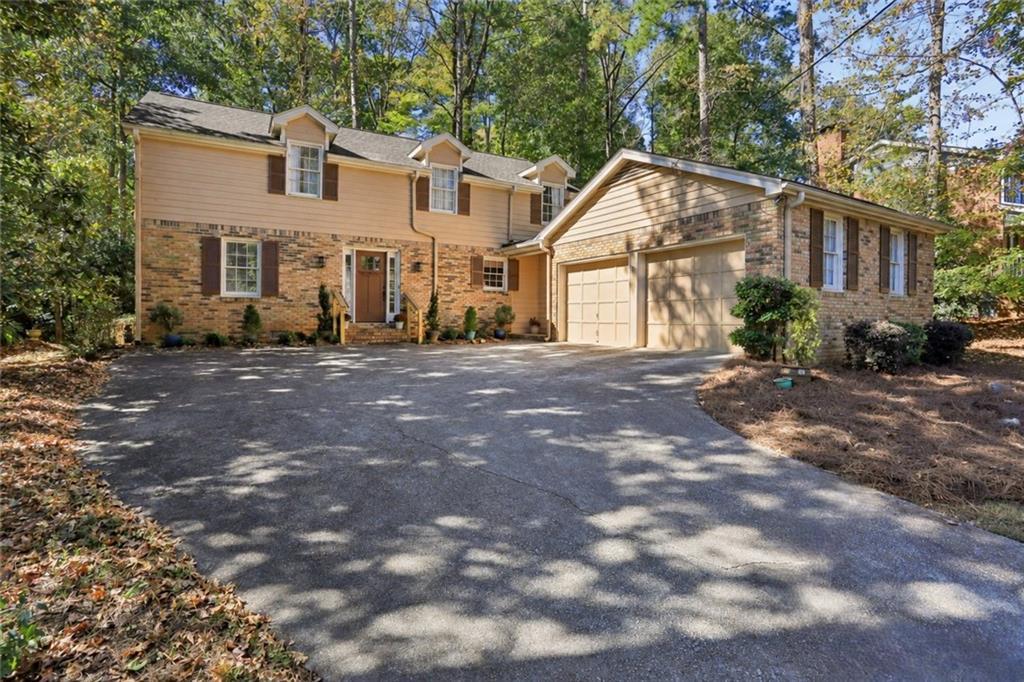 5596 Glenrich Dr., Atlanta, GA 30338