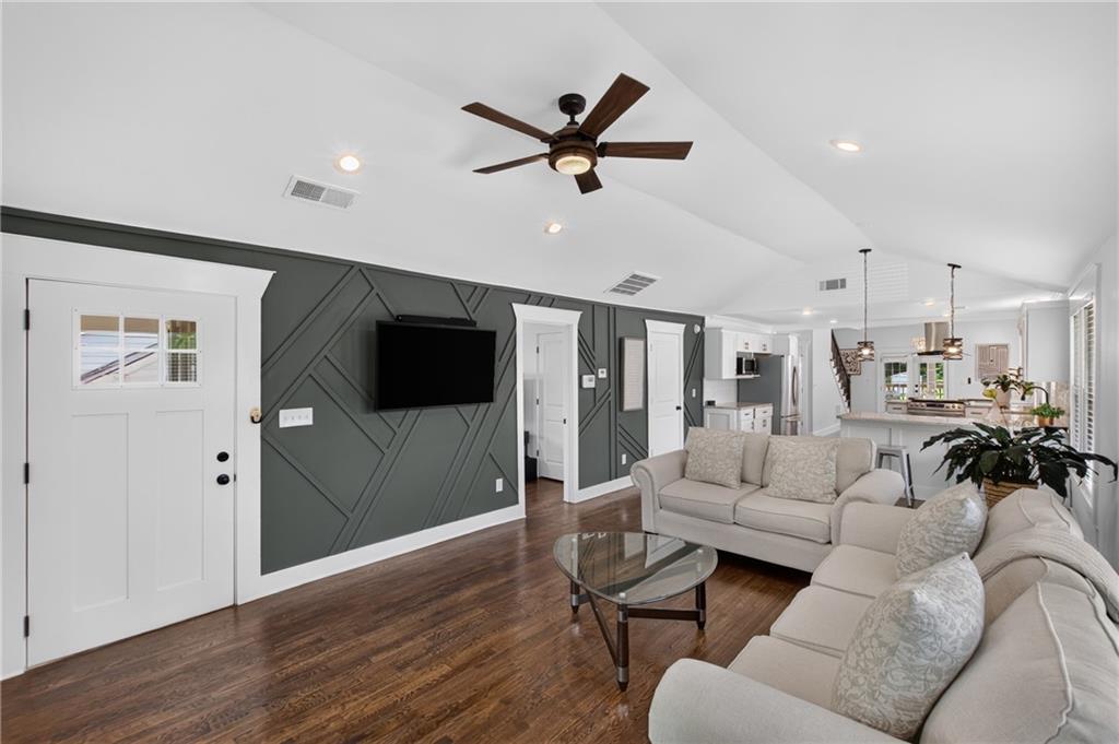 8 S Eugenia Pl., Atlanta, GA 30318