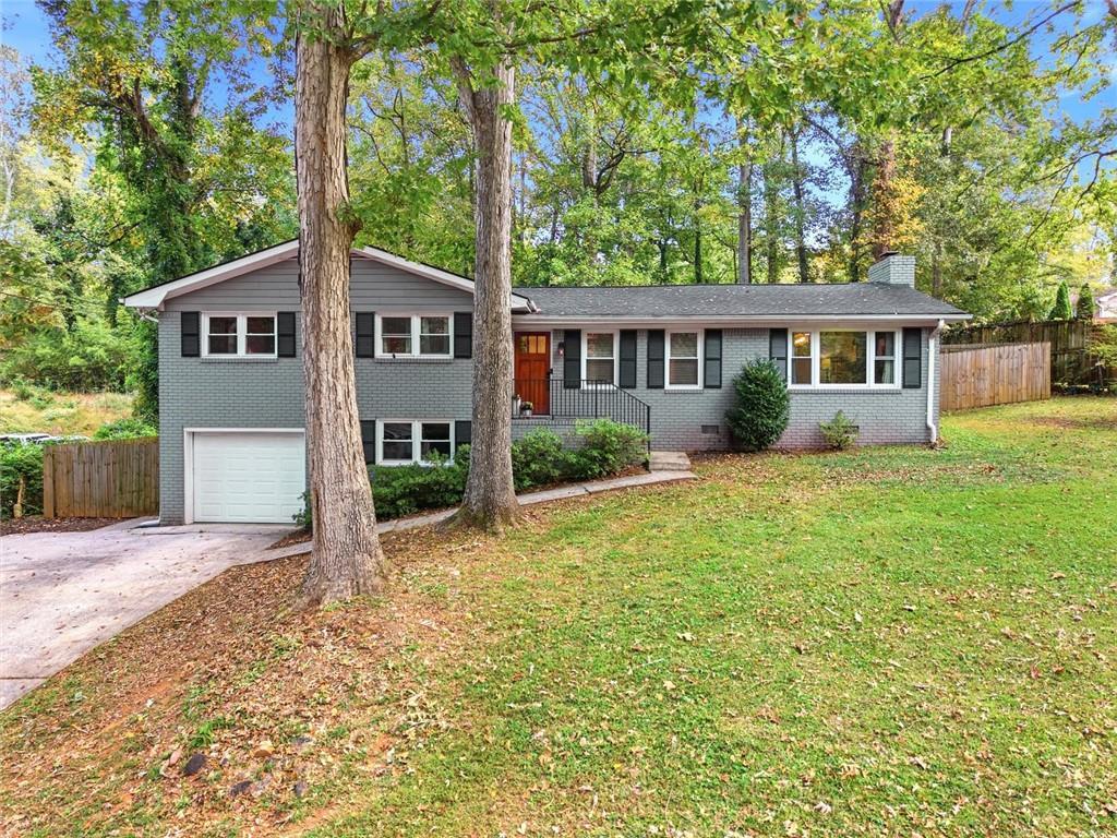 5562 Crestview Dr., Acworth, GA 30102
