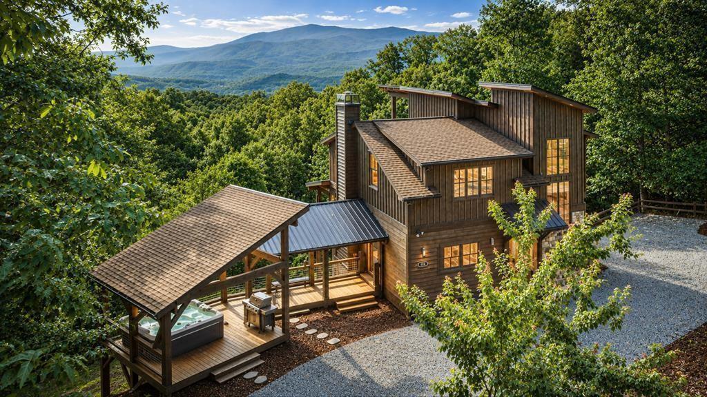 128 Amy Creek Cir., Ellijay, GA 30540