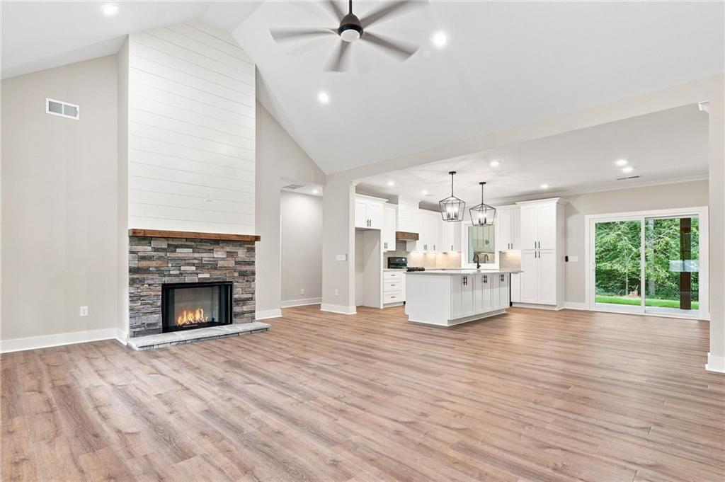 647 S Mccollum Dr., Canton, GA 30114
