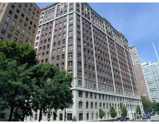 3750 N Lake Shore Dr. #2D, Chicago, IL 60613