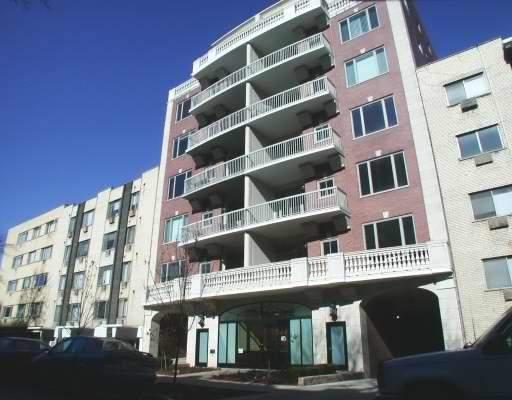 508 W Melrose Street #2C, Chicago, IL 60657