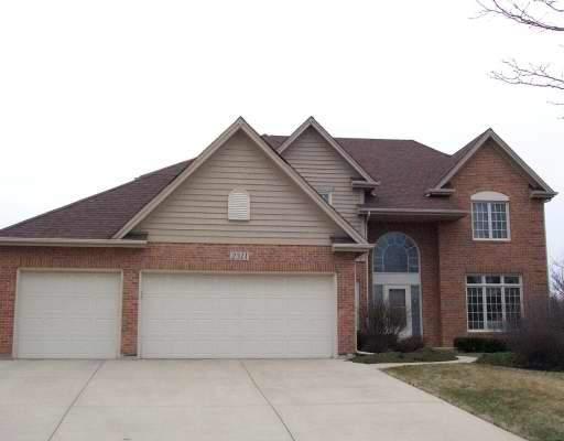 2311 Courtland Ct, Aurora, IL 60502