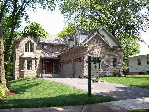 19 West End Ave, Westmont, IL 60559