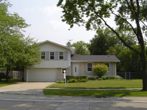 3135 Cherry Ln, Northbrook, IL 60062