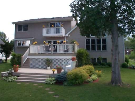 2606 S Riverside Drive, Mchenry, IL 60050