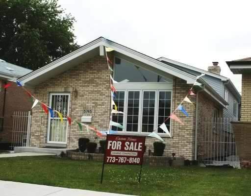 5745 W 64th St, Chicago, IL 60638