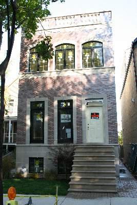 2118 W Melrose, Chicago, IL 60618