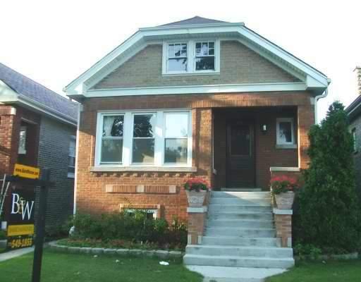 2455 W Berenice Ave., Chicago, IL 60618