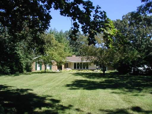 120 S Shannon Drive, Woodstock, IL 60098