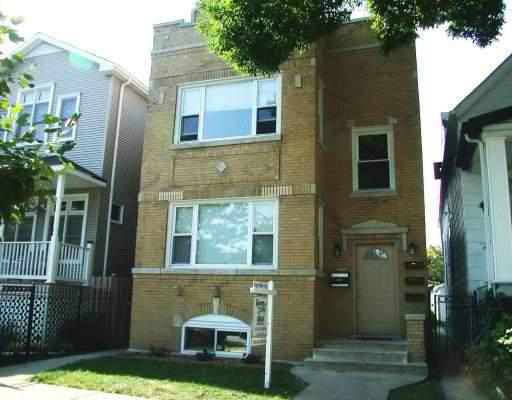 2023 W Berteau Ave., Chicago, IL 60618
