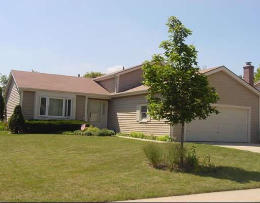 17435 Woodland Dr., Grayslake, IL 60030