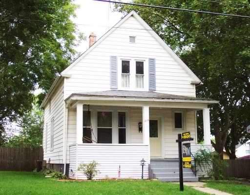 212 N Green Street, Carpentersville, IL 60110