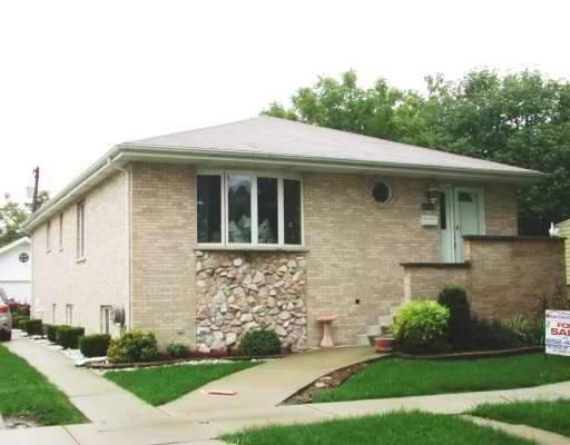 4040 Anna Ave., Lyons, IL 60534