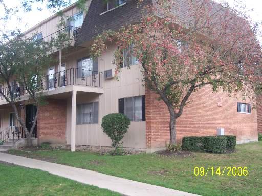 2506 Algonquin Rd #6, Rolling Meadows, IL 60008