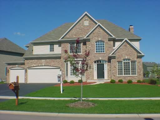 332 Kensington Dr, Oswego, IL 60543