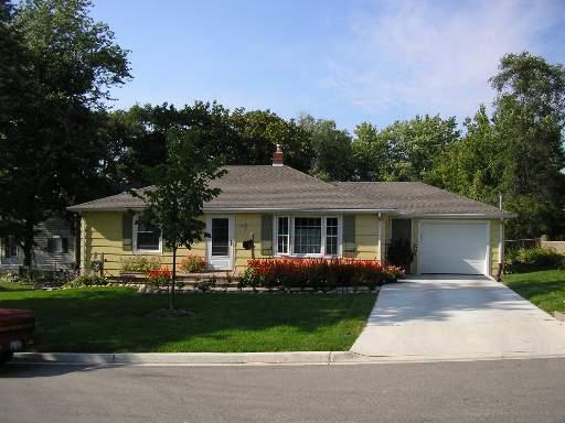 109 Church St, Batavia, IL 60510