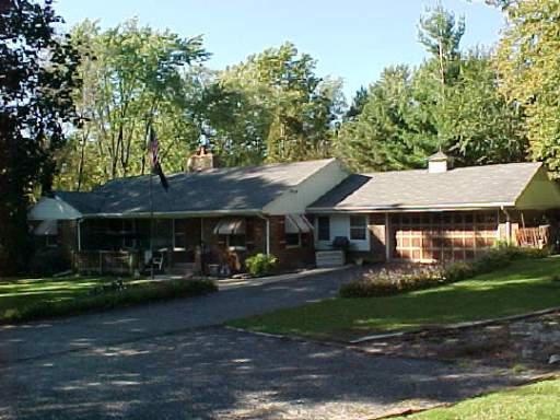 3510 Highcrest Rd, Rockford, IL 61107