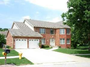 9733 S Pemberly Ct, Palos Hills, IL 60465