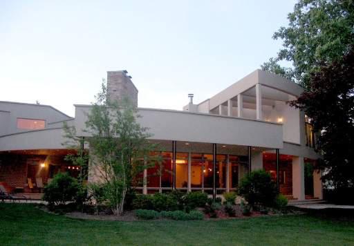 2420 Hedge Row Road, Northfield, IL 60093