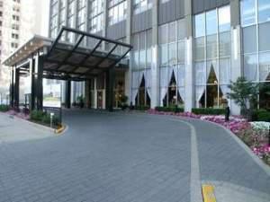 655 W Irving Park Rd #5103, Chicago, IL 60613
