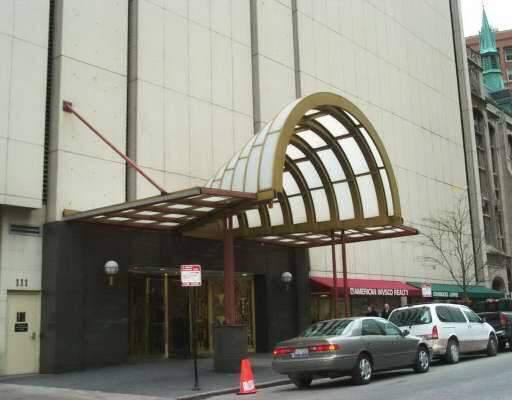 111 E Chestnut St #17F, Chicago, IL 60611