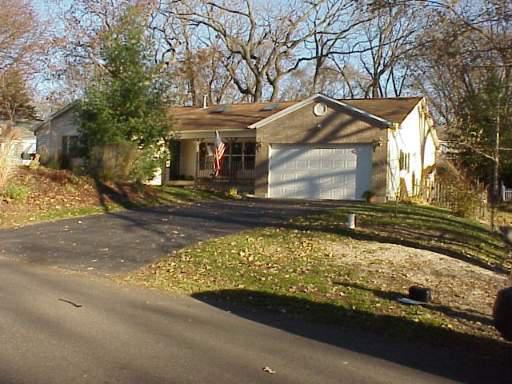 4312 E Lake Shore Drive, Wonder Lake, IL 60097