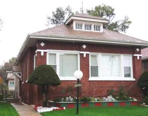 7841 S Clyde, Chicago, IL 60649