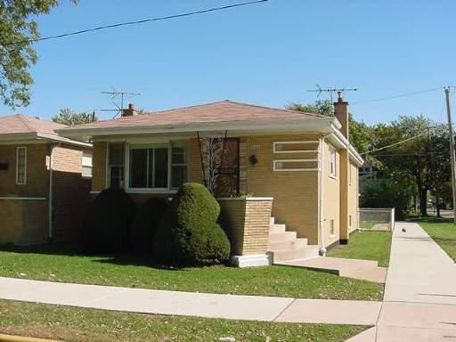 8159 S Commercial, Chicago, IL 60617