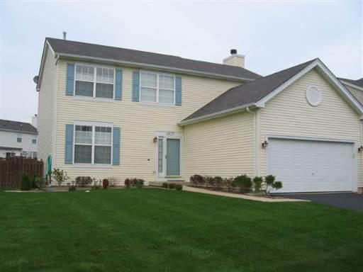 4921 Highwood Ln, Lake In The Hills, IL 60156
