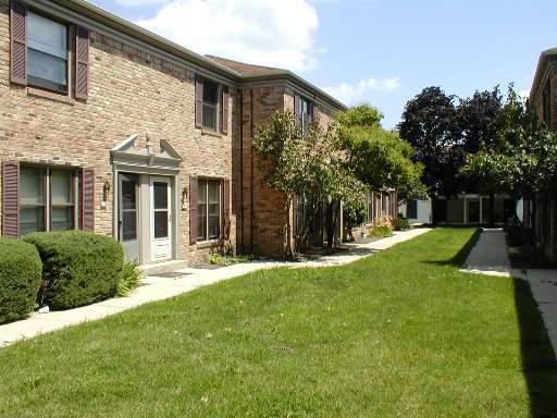 1742 Sessions Walk, Hoffman Estates, IL 60195