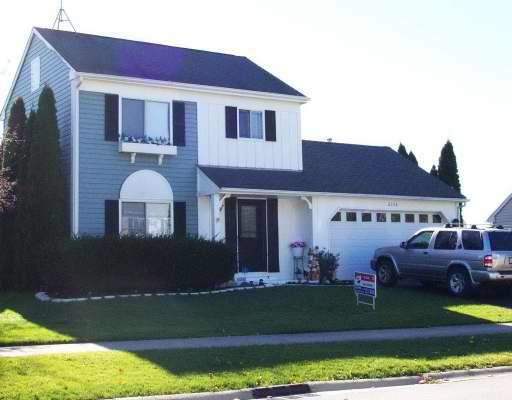 2356 Blue Spruce Ln, Aurora, IL 60504