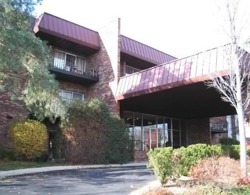 1041 W Ogden #329, Naperville, IL 60563