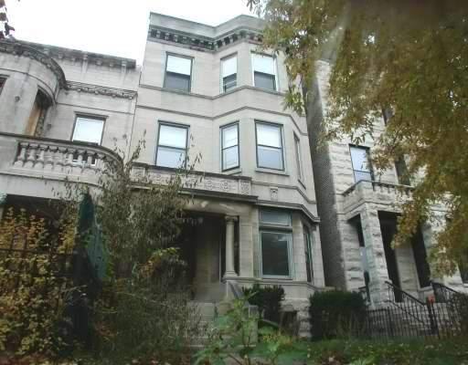 852 W Oakdale Ave., Chicago, IL 60657