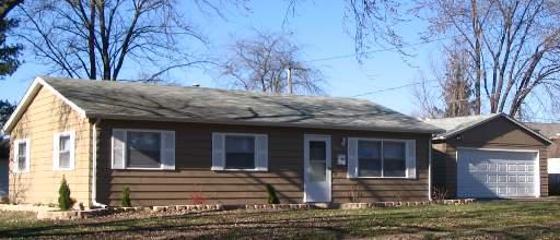 202 E Arrowhead St, North Aurora, IL 60542
