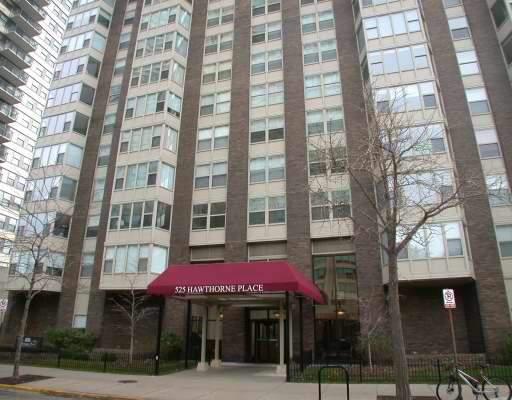 525 W Hawthorne Place #1908, Chicago, IL 60657