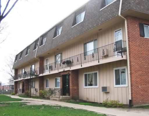 2308 Algonquin Rd. #3, Rolling Meadows, IL 60008
