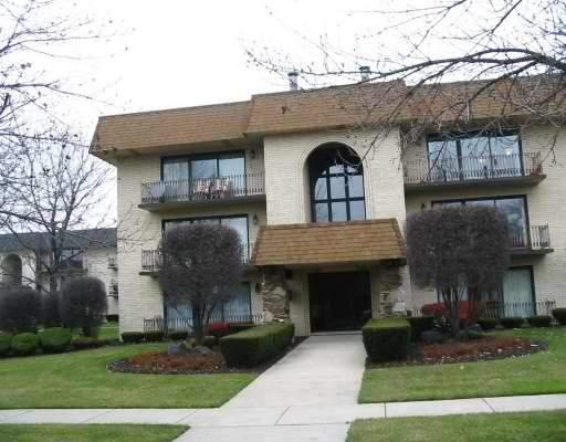 7428 W 153rd St #2W, Orland Park, IL 60462