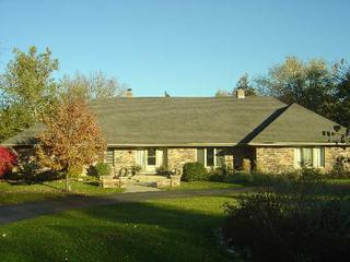 581 Eddie Rd, Glen Ellyn, IL 60137