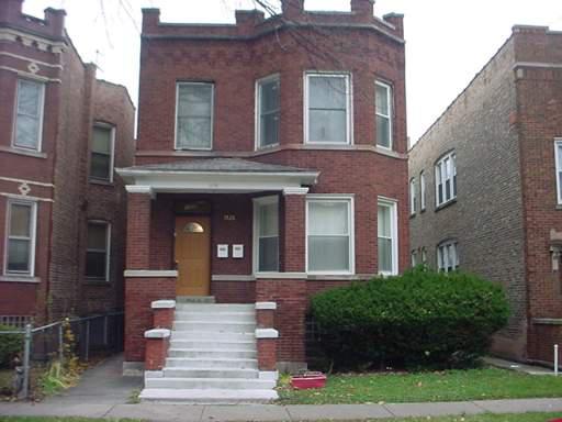 1135 N Massasoit Ave, Chicago, IL 60651